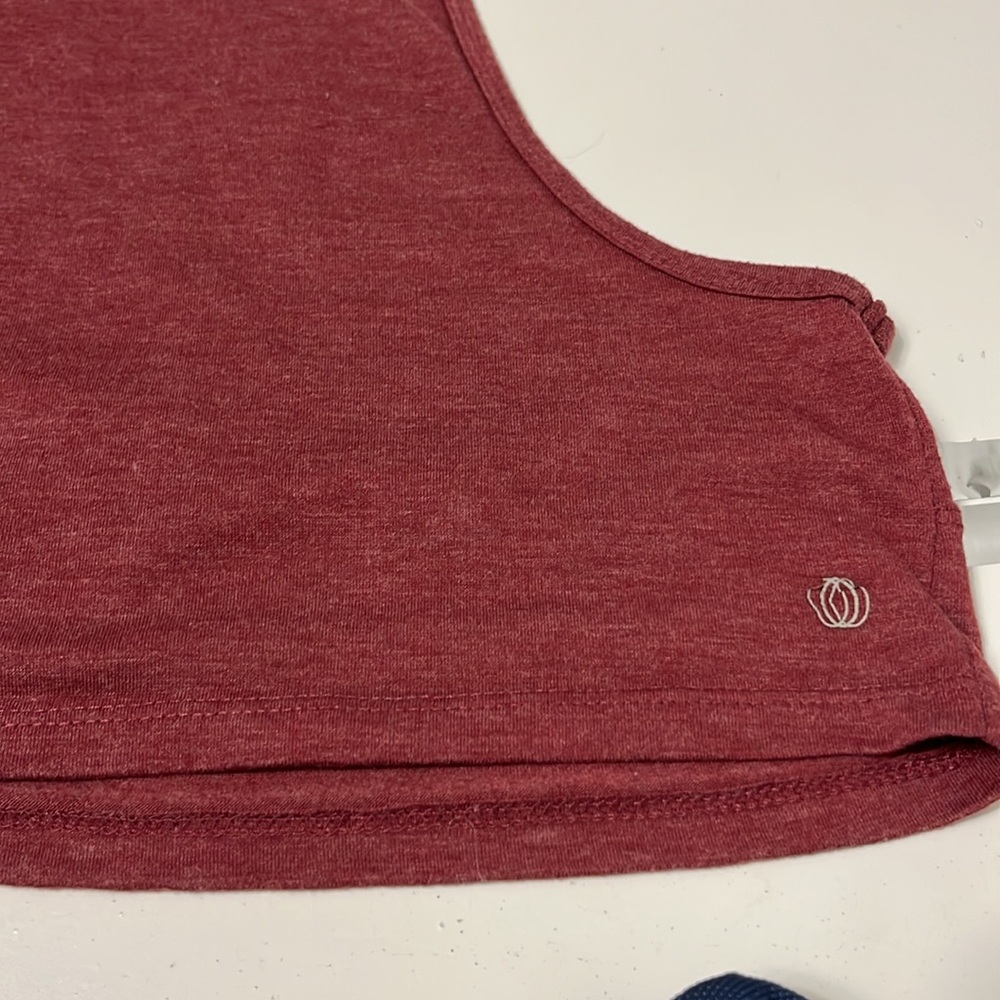 Balance Collection Large Red Cropped Muscle Tank Top - Picture 3 of 5